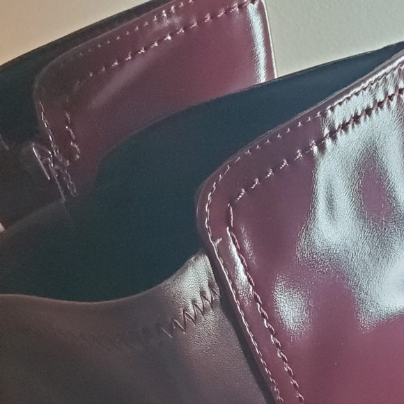 Elegant Burgundy Two-tone Women's Low Heel Boots - Picture 3 of 15